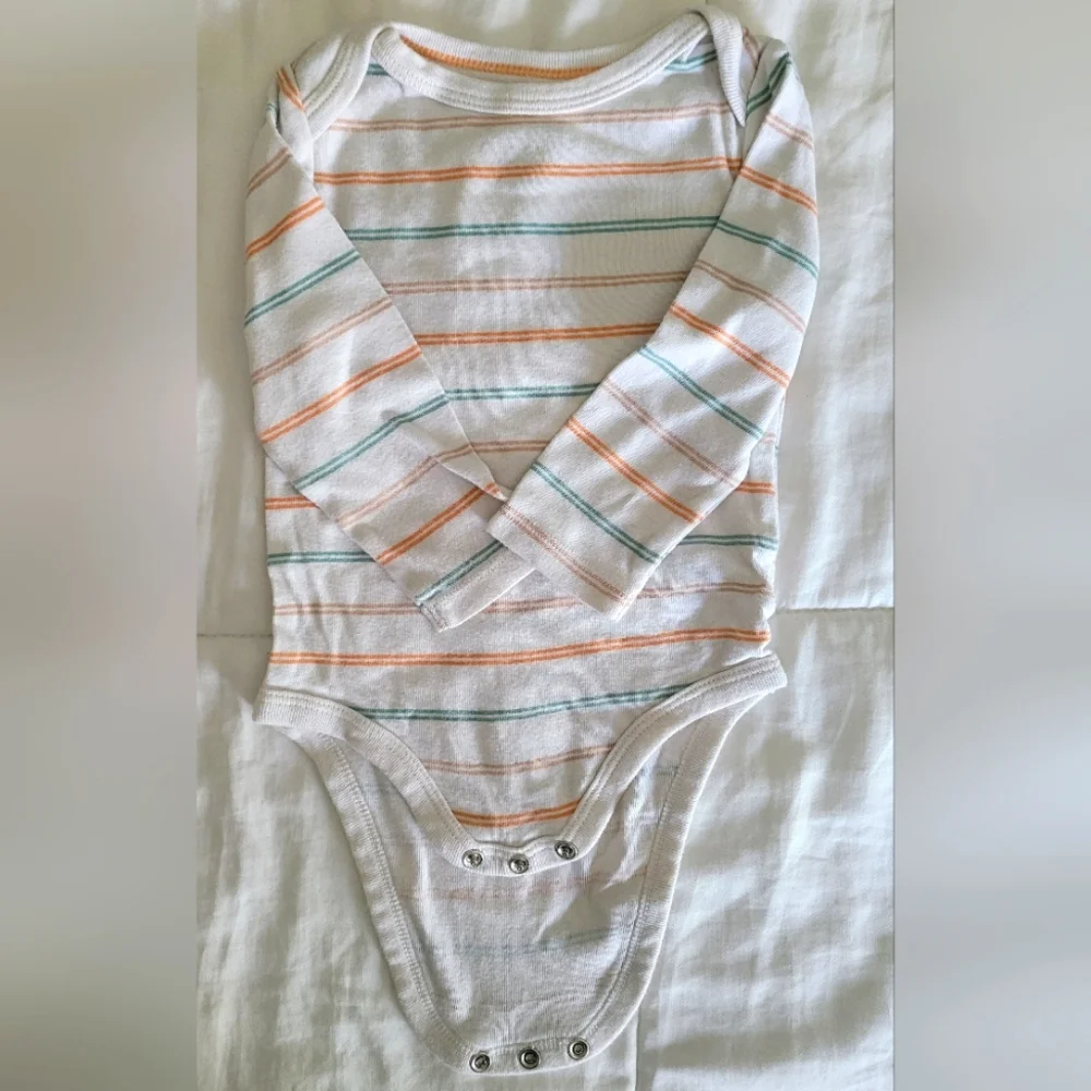 4-Pack Baby Long Sleeved Onesies - Picture 5 of 5